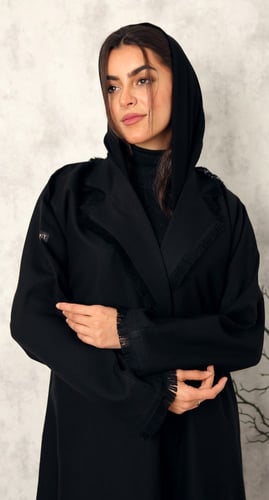 عباية نصف كلوش ياقة هدب