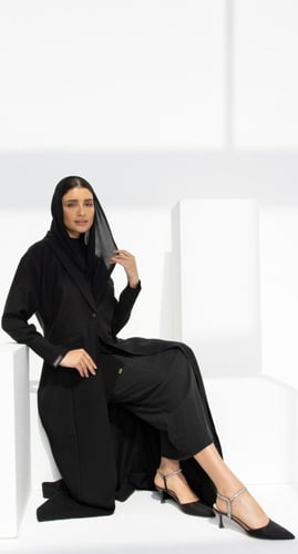 عباية سوداء بليزر