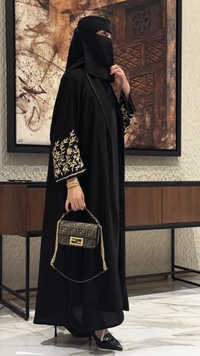 عباية لقى بيج