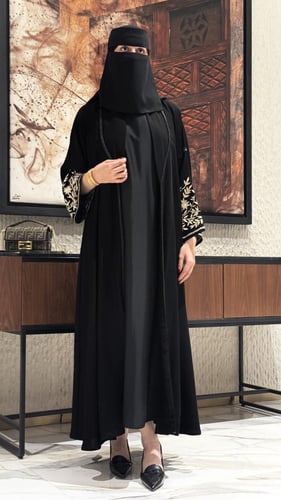 عباية لقى بيج