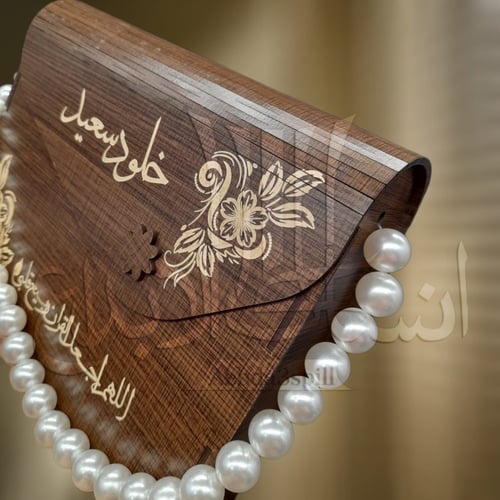 حقيبة خشبية بزر مغناطيس تفصيل حسب الطلب