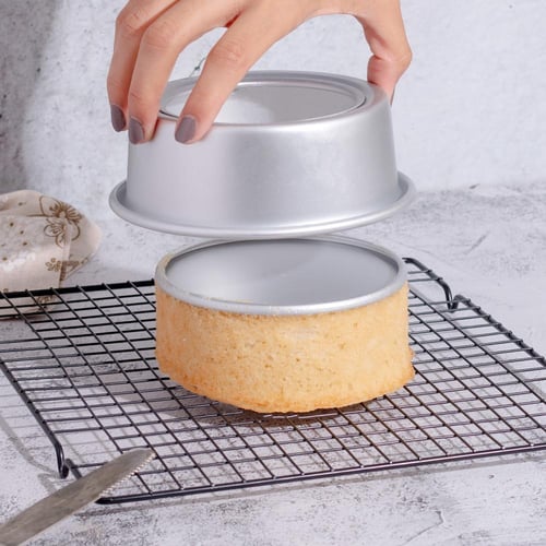 قالب كيك فضي بقاعدة متحركة |14*11.5*5 سم