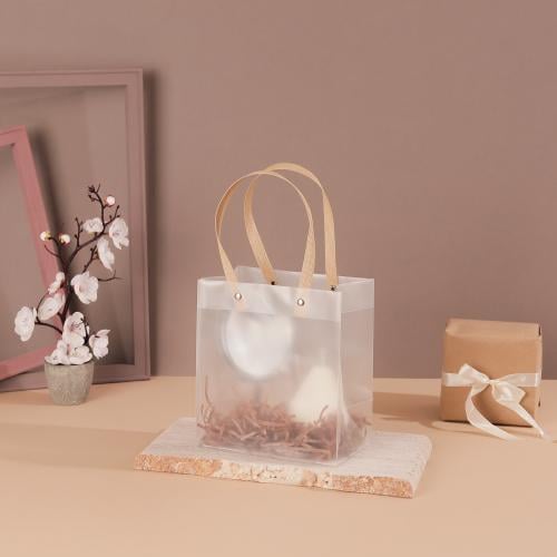 مجموعة (6) أكياس هدايا فاخرة وشفافة | 16*10*18 سم