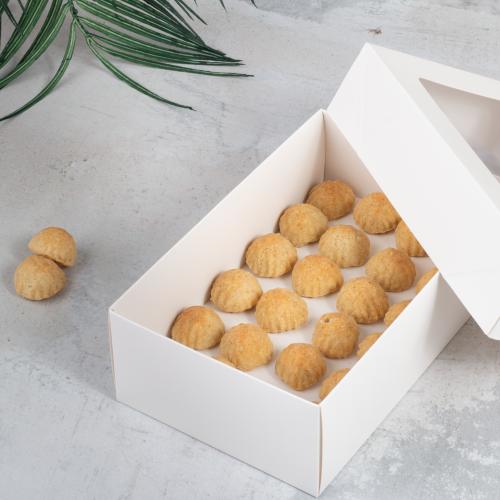 مجموعة (12) علبة بيضاء بتصميم فاخر للمعمول والحلوي...