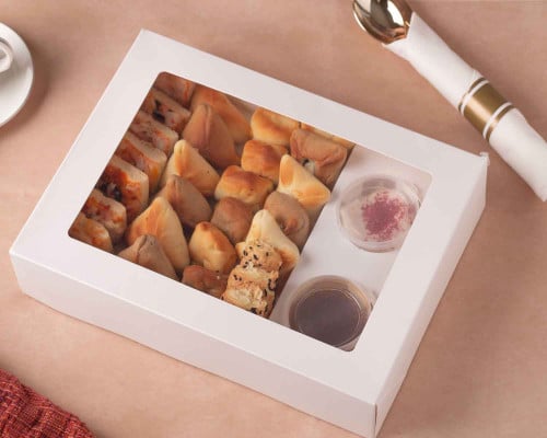 علبة بيضاء فاخرة للفطائر والحلويات بنافذة شفافة مع...