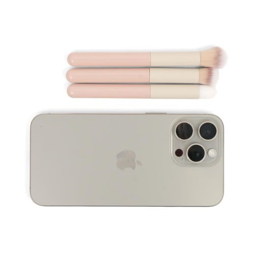 توزيعات أطقم فرش مكياج لون وردي