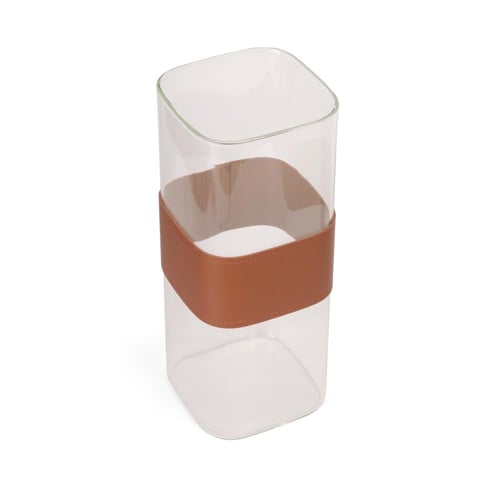 فازة زجاجية انيقة شفافة بحزام جلد بني