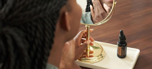 مجموعة العناية بالبشرة بزيت القيصوم (الحزنبل) و ال...