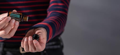 زيت شجرة السرو “Cypress” (صافي 15مل، مُركز، عضوي،...