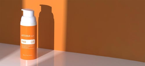 واقي الشمس اليومي طبيعي مع معادن أساسية / للوجه (م...