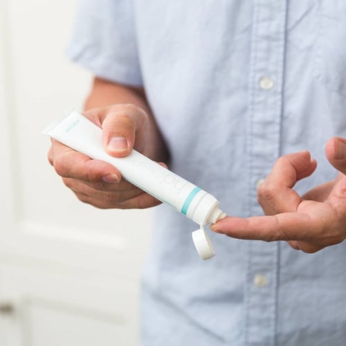 مرطب الوجه الطبيعي للبشرة النقية