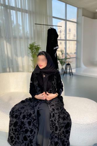 عباية بتشجيرة مخمل