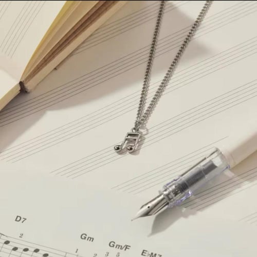 قلادة اعضاء فرقة سفنتين