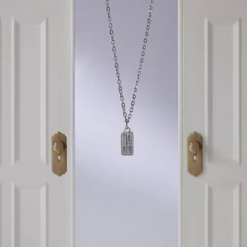 قلادة اعضاء فرقة سفنتين