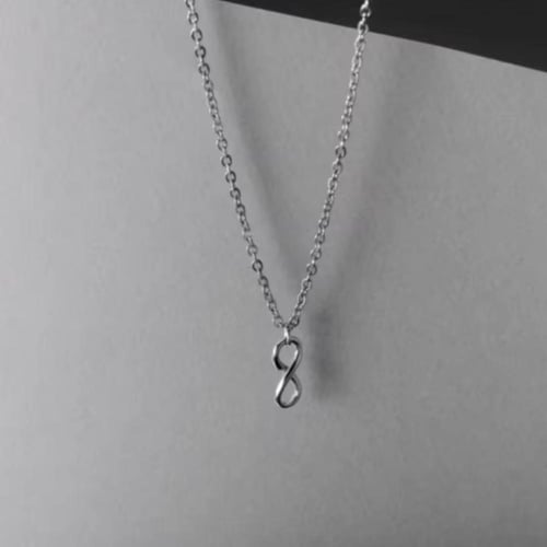 قلادة اعضاء فرقة سفنتين