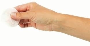 مناديل قطن للعناية و تنظيف العيون من شركة Trixie