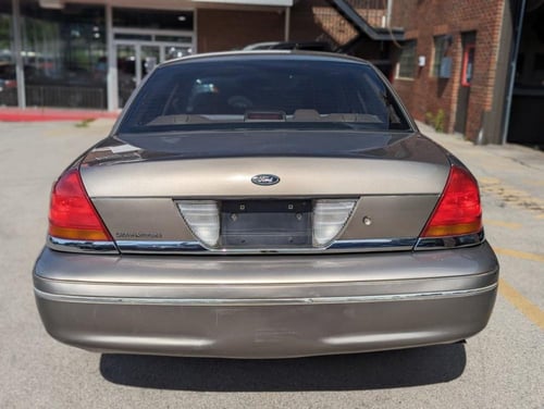 اسطبات فورد فكتوريا خلفيه 1998 - 2005 ( جديد )