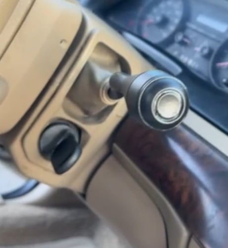 جلدة قير فورد فكتوريا وماركيز