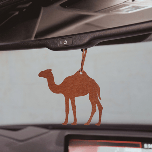 تعليقة المملكة العربية السعودية بشكل ( جمل - صقر -...