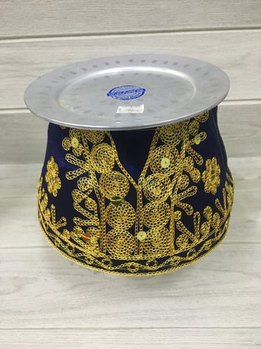 قدر شعبي لتقديم الحلويات الشعبية مطرز بحريني