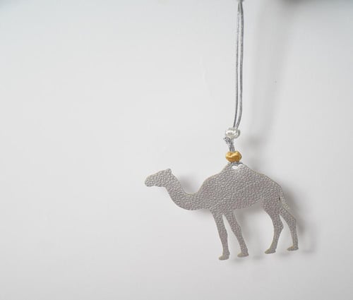 تعليقة سيارة من زري البشت