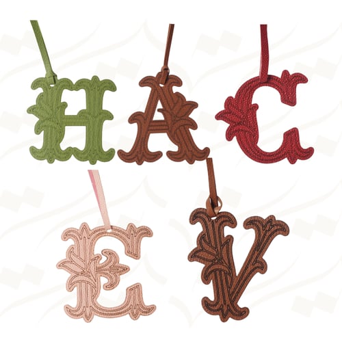 تعليقة حروف إنجليزي جلد