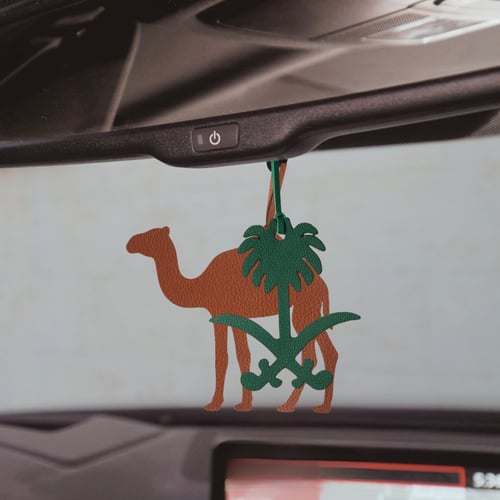 تعليقة المملكة العربية السعودية بشكل ( جمل - صقر -...