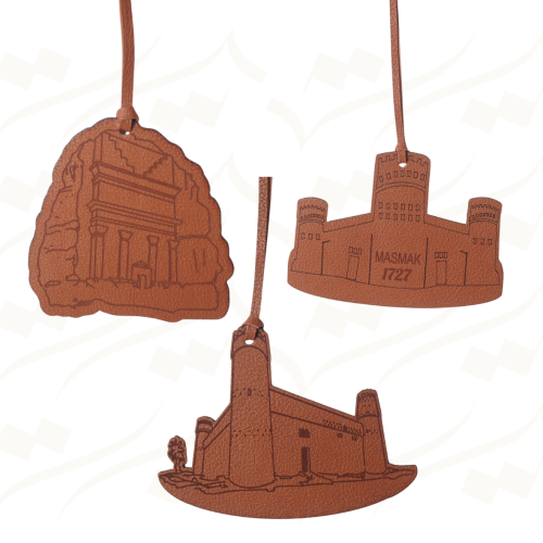 تعليقة من الجلد بشكل المصمك