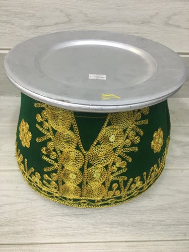 فدر شعبي لتقديم الحلويات مقاس كبير مطرز بحريني