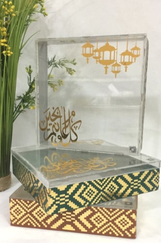 بوكس اكليريك مع شريط جلدي وتوزيعات زجاج