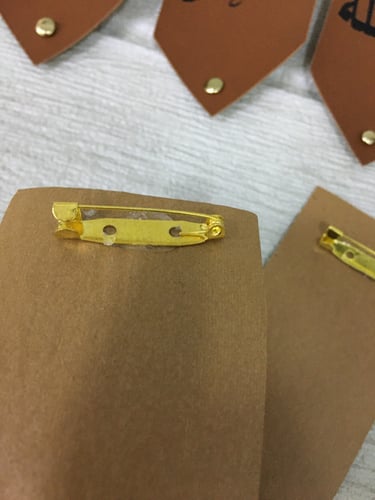 بروش ولادي من الجلد