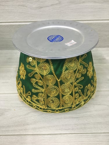 قدر شعبي لتقديم الحلويات الشعبية مطرز بحريني