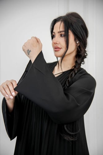 عباية كسرات تحت مكعبات – عملية وأناقة يومية