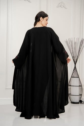 عباية كلوش تطريز كم عنابي – فخامة وأناقة يومية