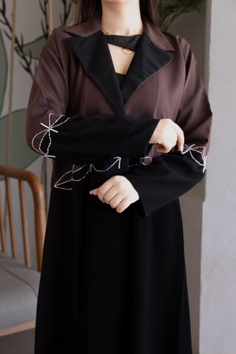 عباية بليزر تطريز نص