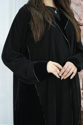 عباية شتوي تدخيلات قطيفة – دفء وأناقة ملكية