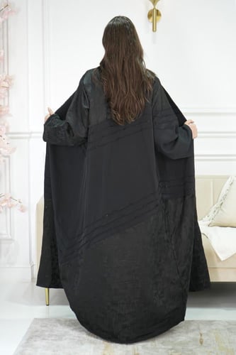 عباية صالونه نص شك – فخامة عملية أنيقة