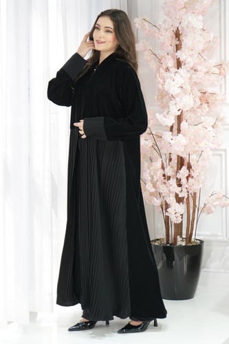 عباية قطيفة نص كسرات – أناقة شتوية عملية