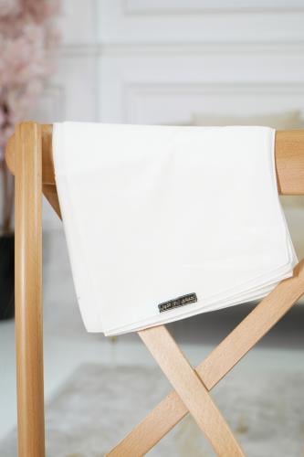 طرحة اختياري الأول – لون أبيض كلاسيكي أنيق