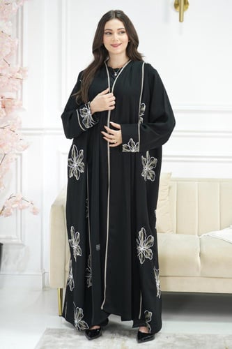 عباية جوانب تطريز بيج – لمسة فاخرة وأنيقة