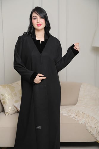 عباية بليزر ديباج جوخ بياقة وكم قطيفة فاخرة ولمسة...