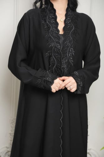 عباية انترنت كوري بتطريز حلوزني فاخر وأناقة خالدة