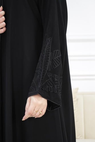 عباية ملكي هاري كم – إطلالة بسيطة فاخرة