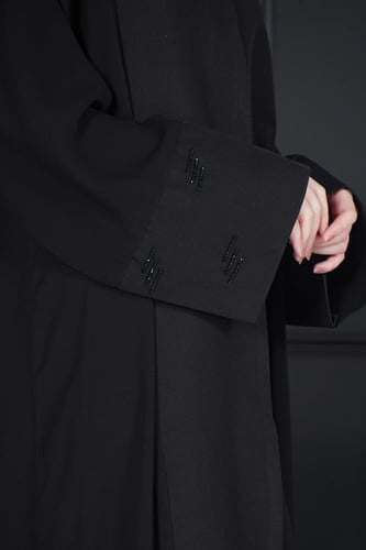 عباية كتان بتدخيلة قماش ملكي كوري بكم شك وزرار كام...