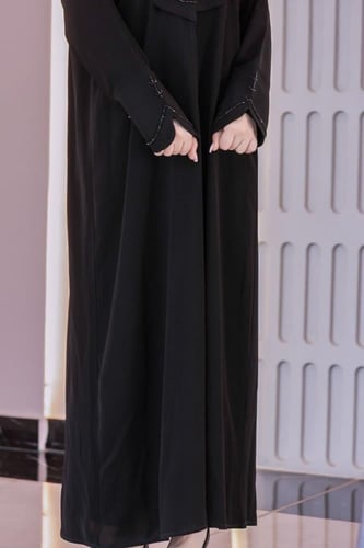 عباية بليزر قلاب شك كريب الرياض – عصرية وأنيقة