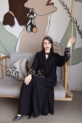 عباية هاري كم وأمام بيج كريب ملكي – فاخرة ومميزة