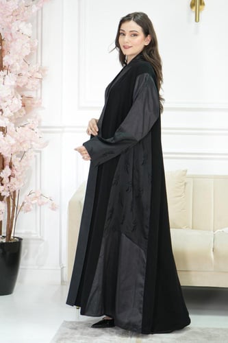 عباية ملكي تدخيلات جاكار