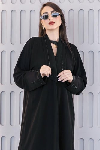 عباية بليزر قلاب شك كريب الرياض – عصرية وأنيقة