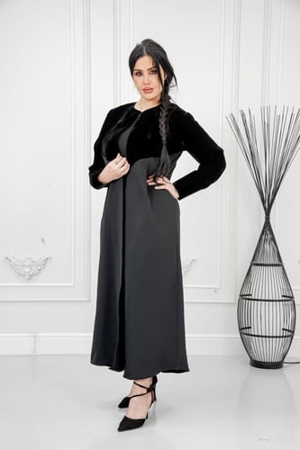 عباية مثلث قطيفة بلاتينوم – فخامة وأناقة