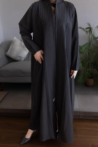 عباية كتان مقلم شك – عملية وعصرية